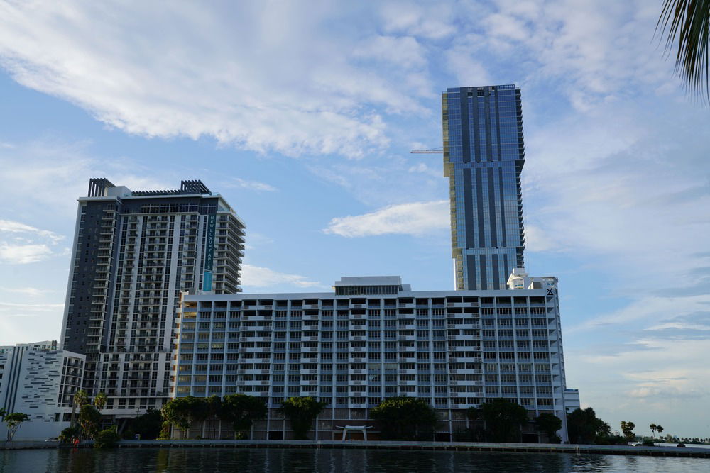 Biscayne 21 condo main photo